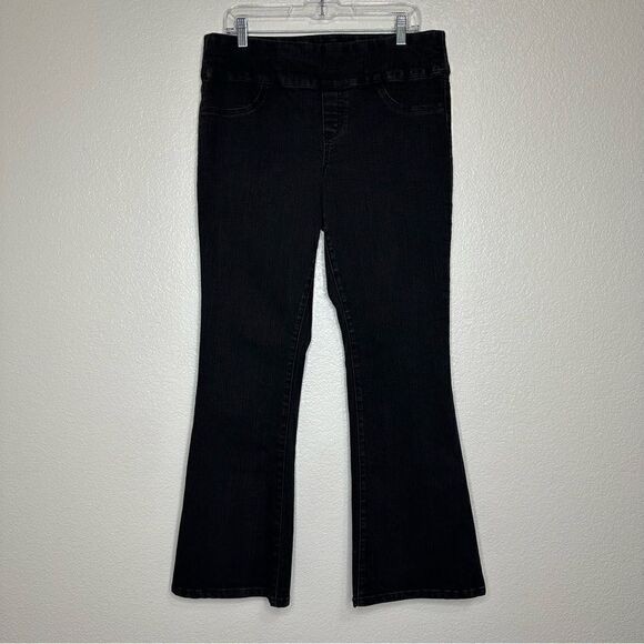 Style & Co Black Wash Flare Leg Pull On Jeans, Sz Large - Picture 1 of 10